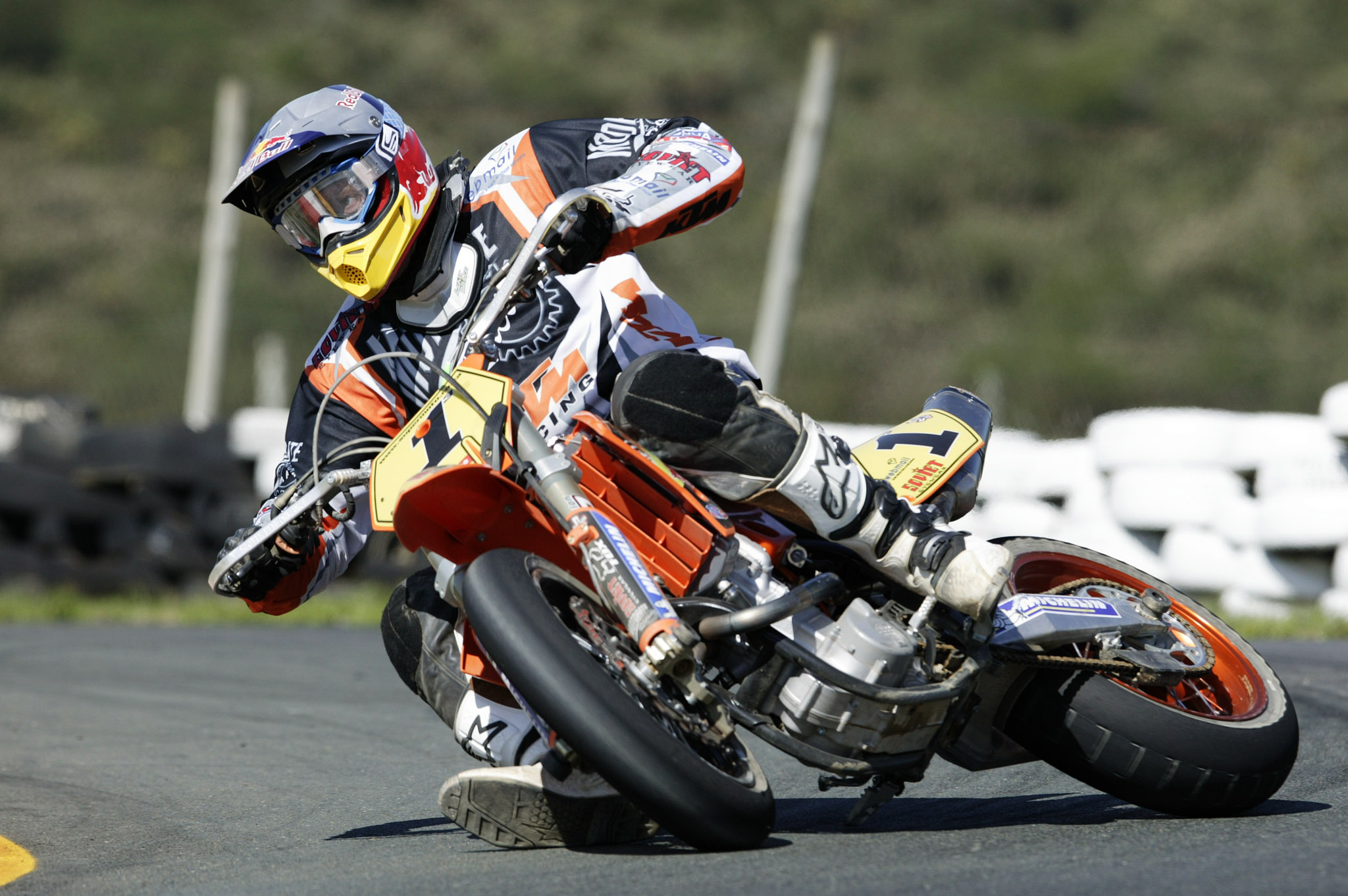 Sports Motorcycle Racing 2048x1362