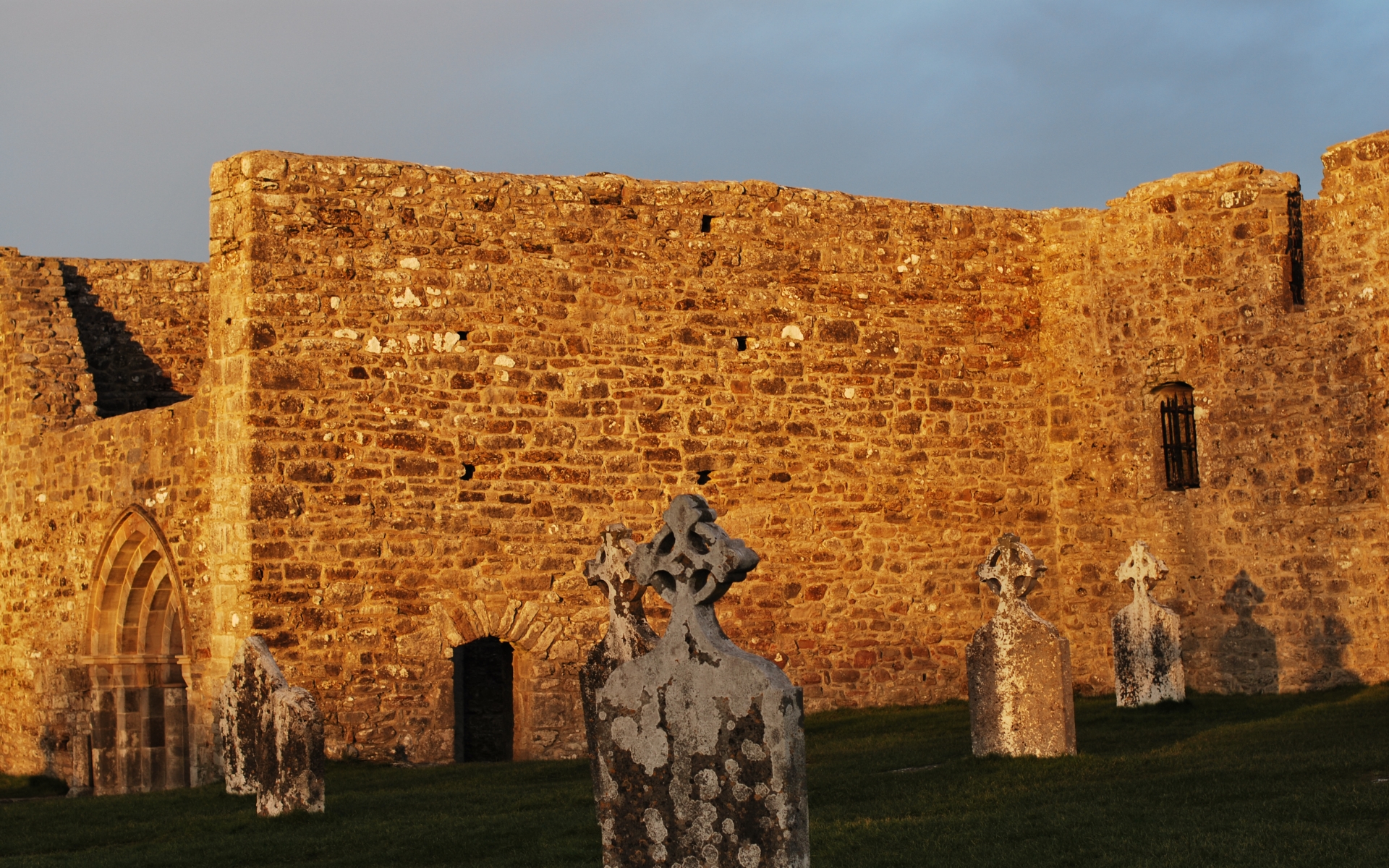 Clonmacnoise Cross Ireland Monastery 1920x1200