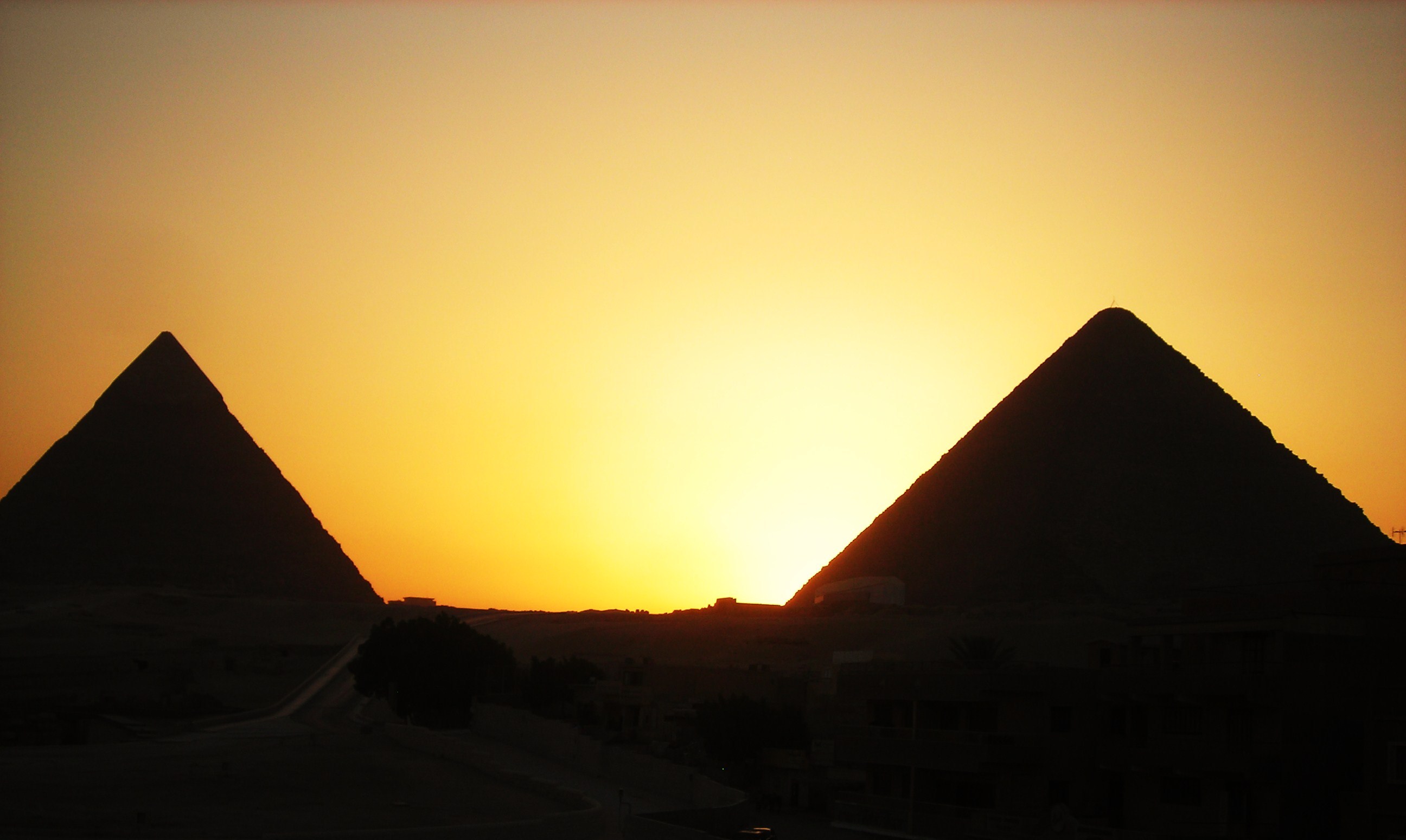Pyramid Sunset 2592x1550