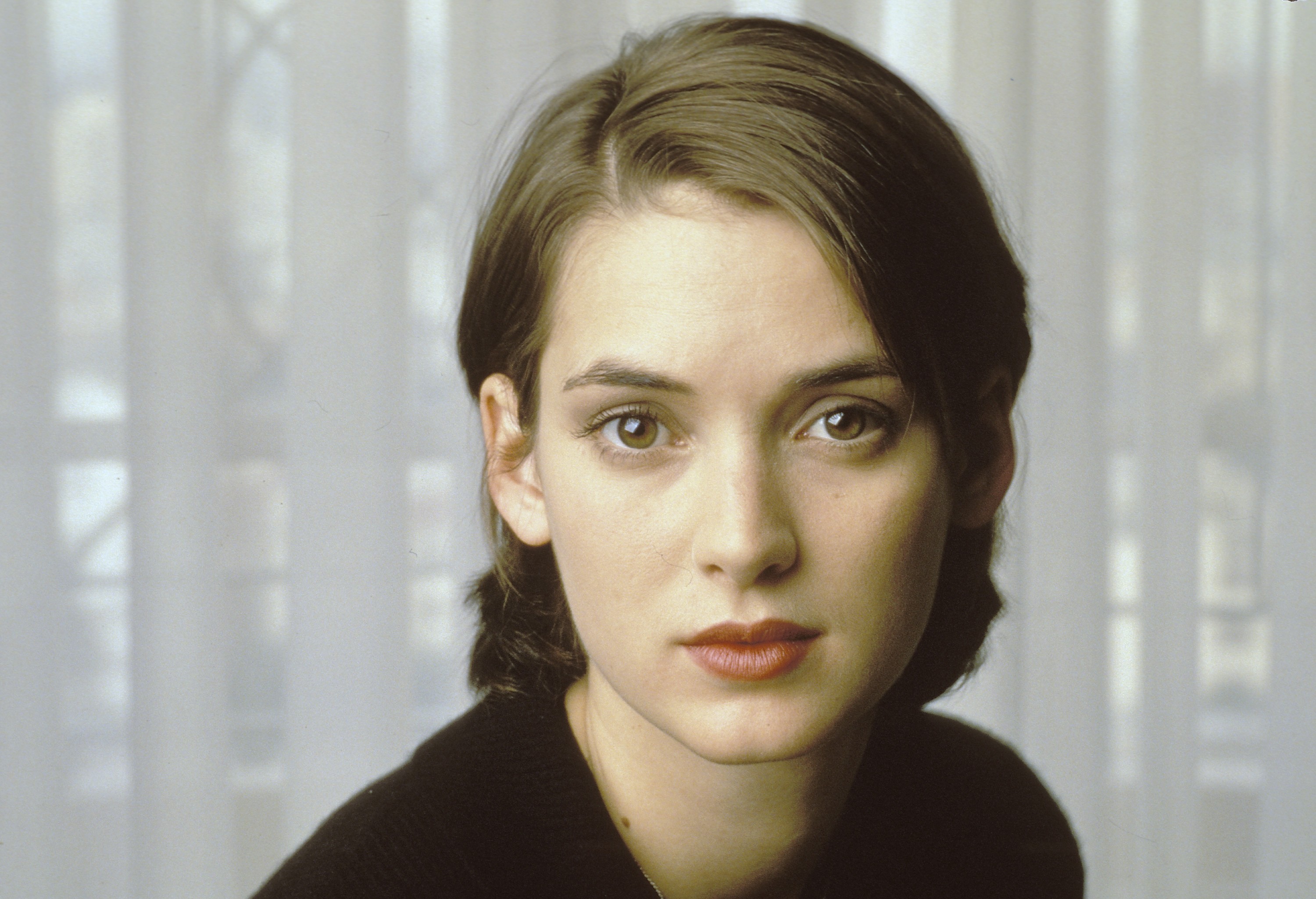 Winona Ryder 3000x2050