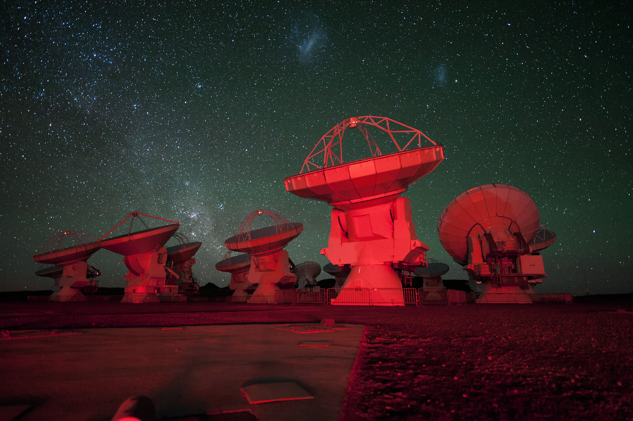 Array Of Radiotelescopes Atacama Desert Chile Eso Radiotelescope Telescope 2048x1363