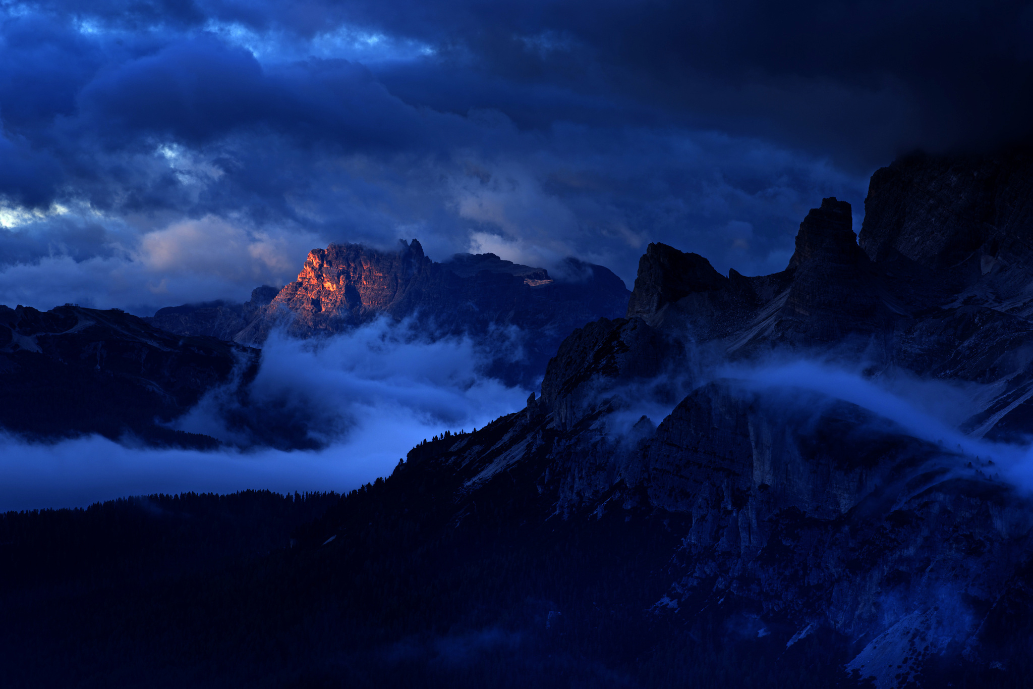Blue Dolomites Earth Fog Italy Mountain Night 2048x1365