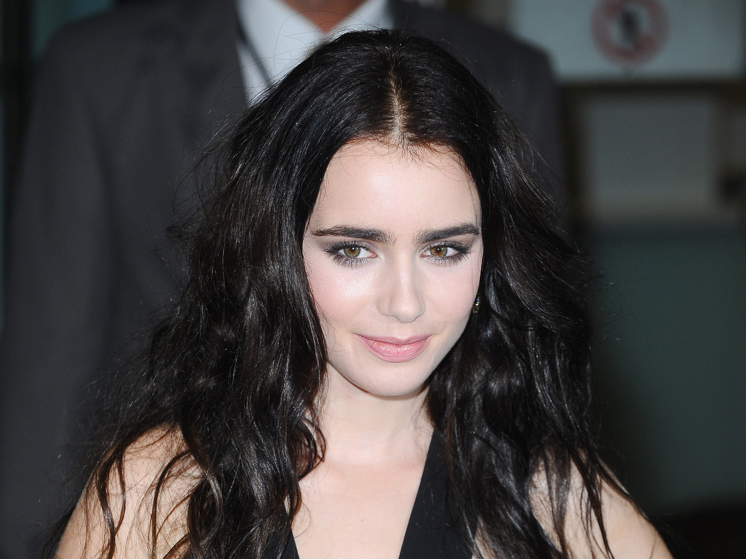 Actress English Lily Collins 2560x1920