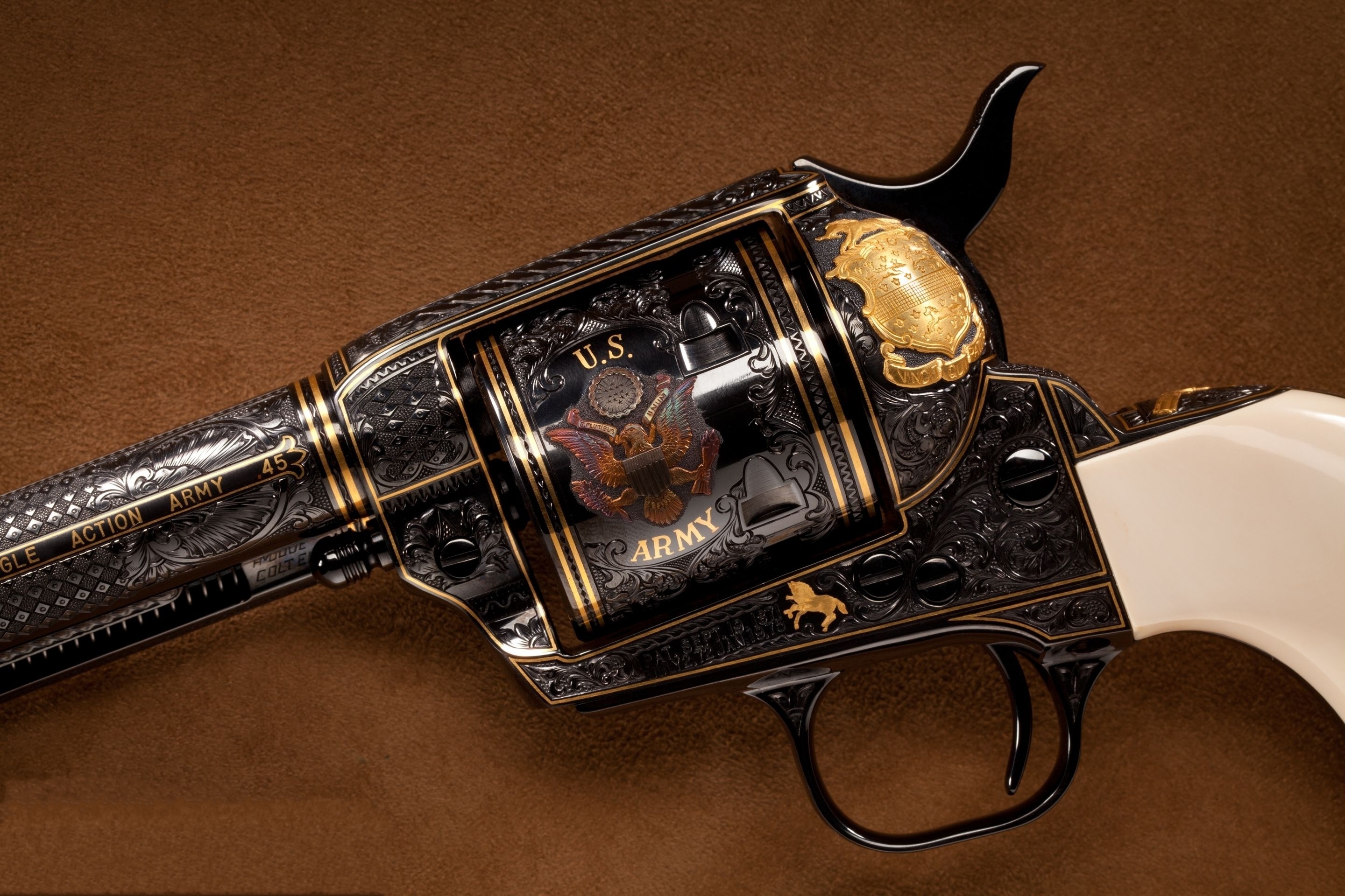 Weapons Colt Revolver 2880x1920