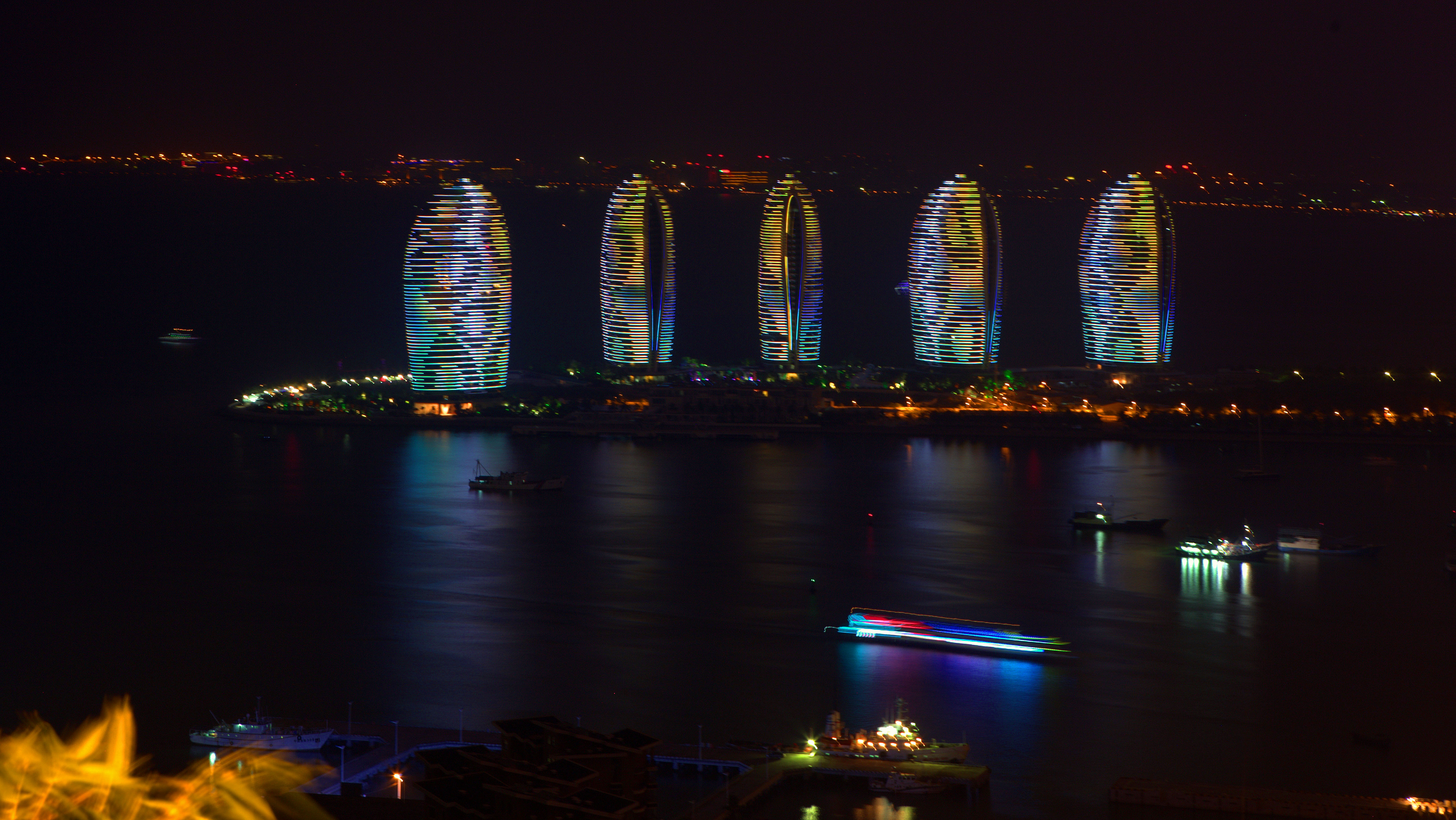 China Hainan Night Phoenix Island Sanya The Sanya Five 5112x2880