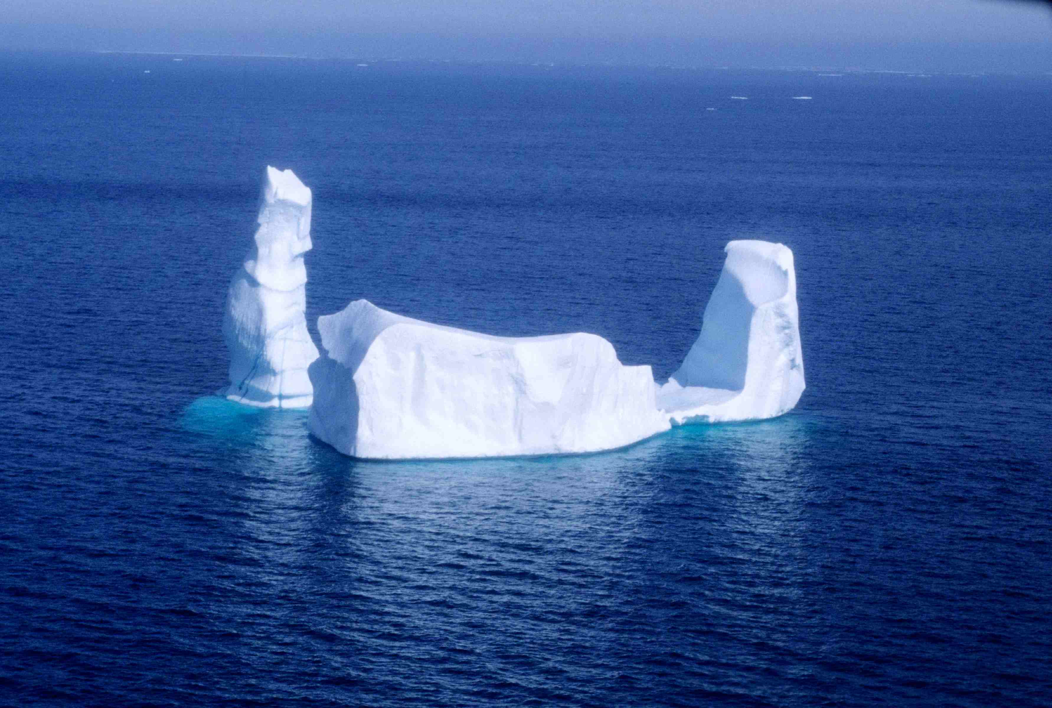 Earth Iceberg 3564x2400