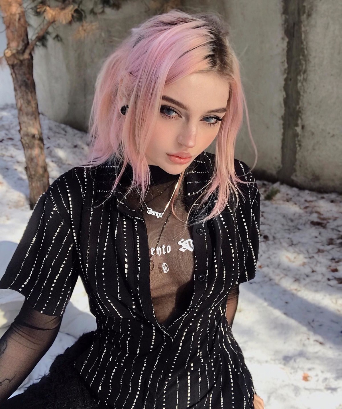 Women Model Dyed Hair Pink Hair Stretched Ears Black Clothing Blouse Lipstick Blue Eyes Young Woman  1200x1435