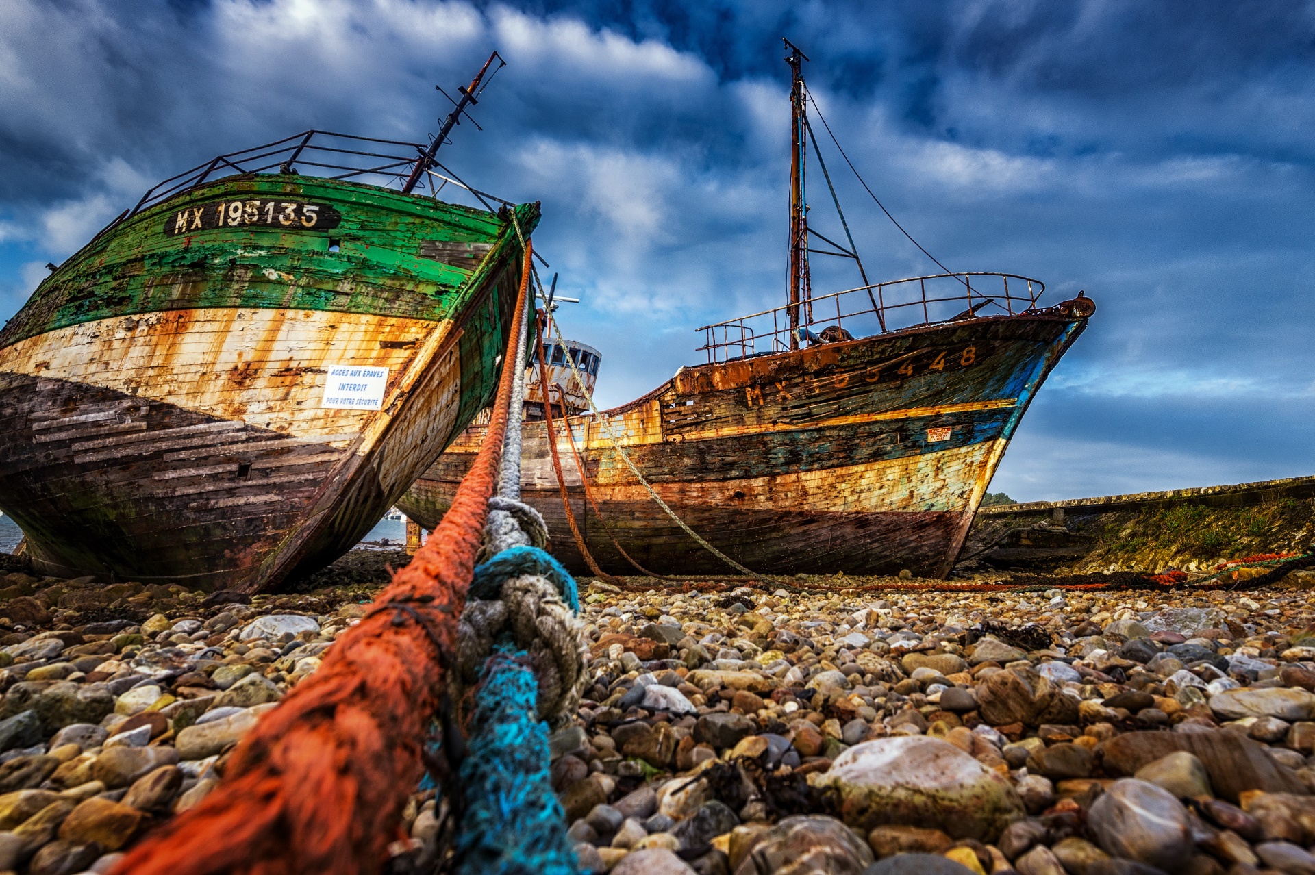 Wreck Boat Ropes Colorful Stones Outdoors 1920x1278