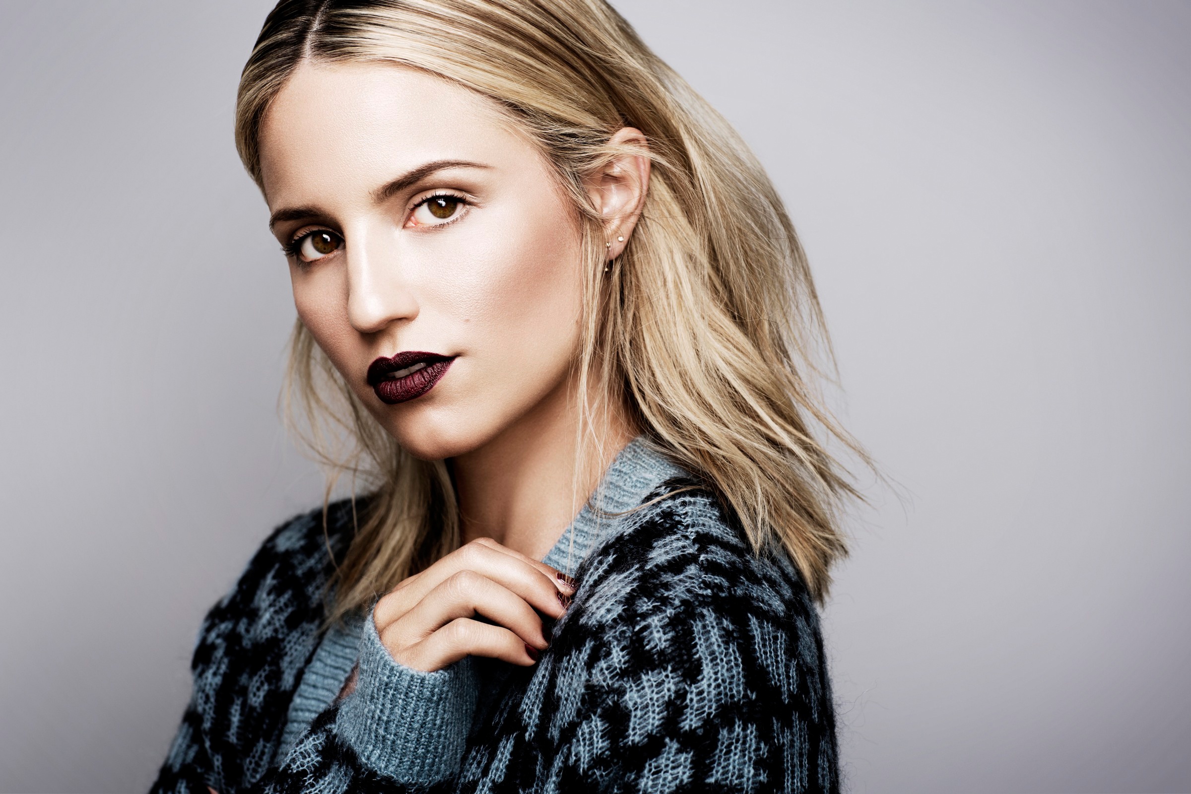 Actress American Blonde Dianna Agron Face Hazel Eyes Lipstick 2400x1600