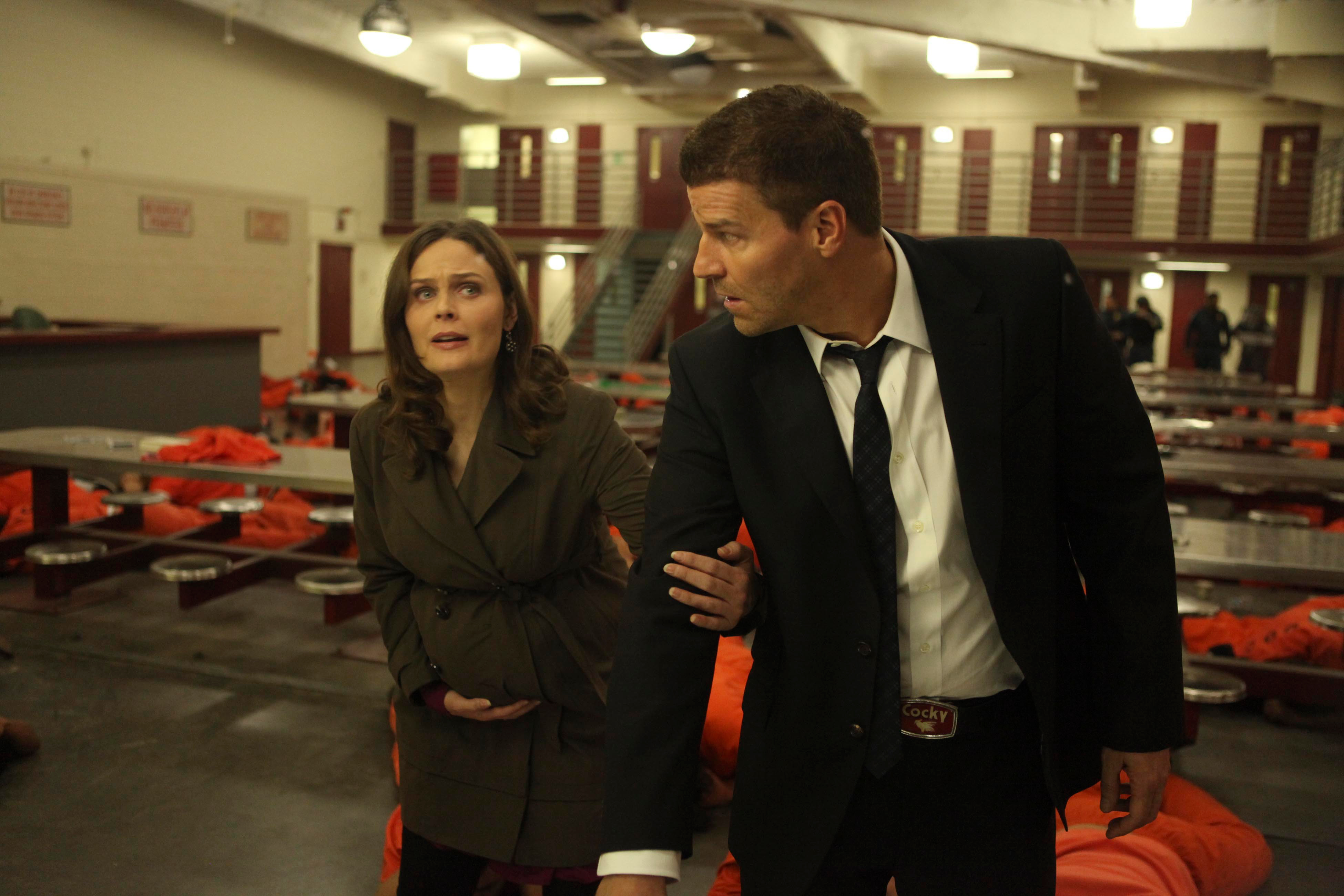 David Boreanaz Emily Deschanel Seeley Booth Temperance Brennan 3900x2600