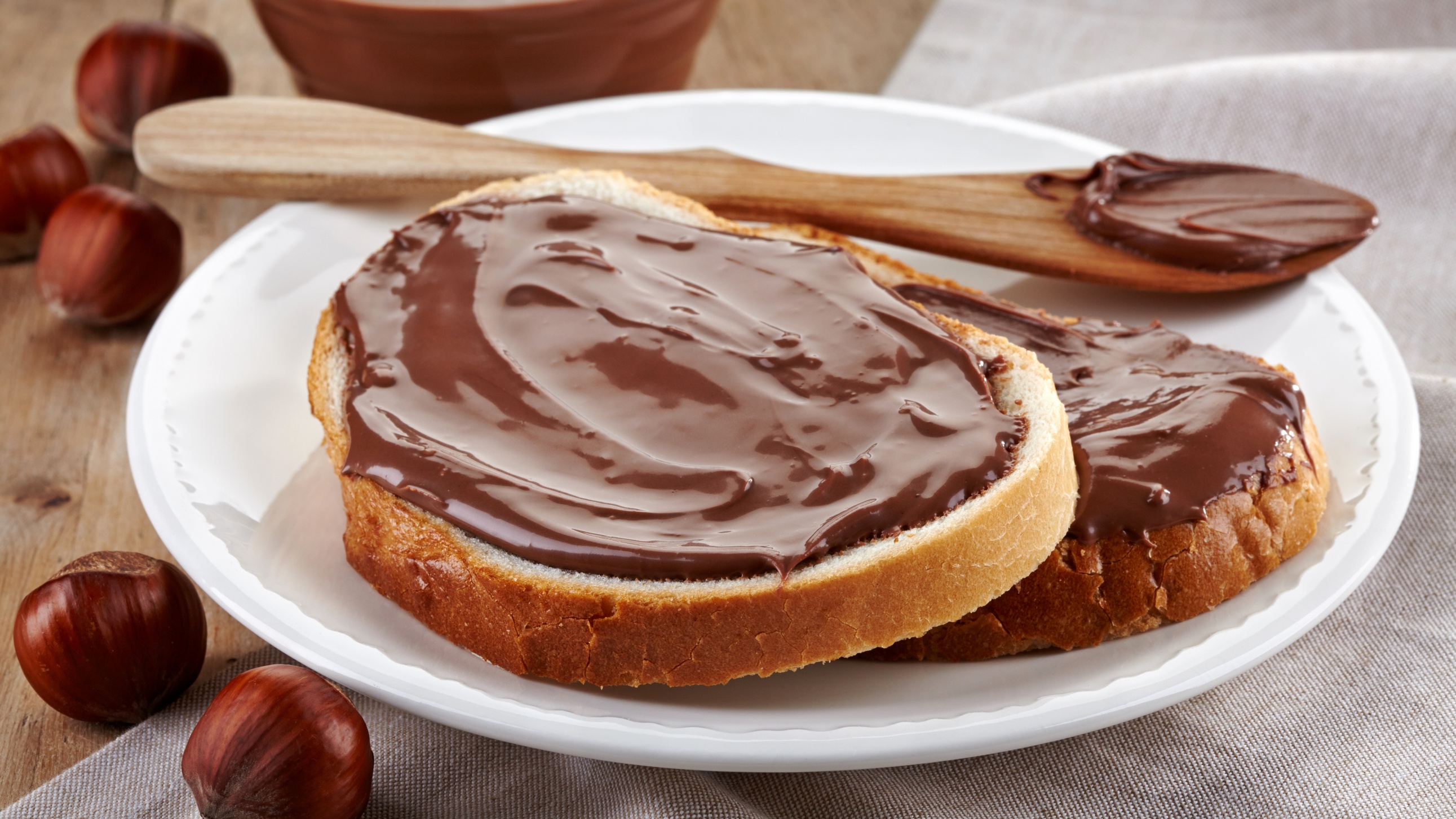 Bread Chocolate Dessert Food Hazelnut Nutella 2583x1453