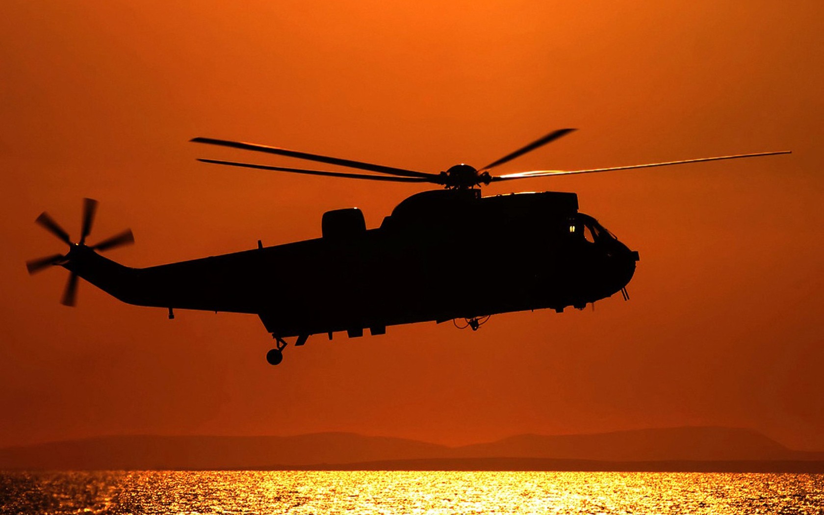 Military Helicopter 1680x1050