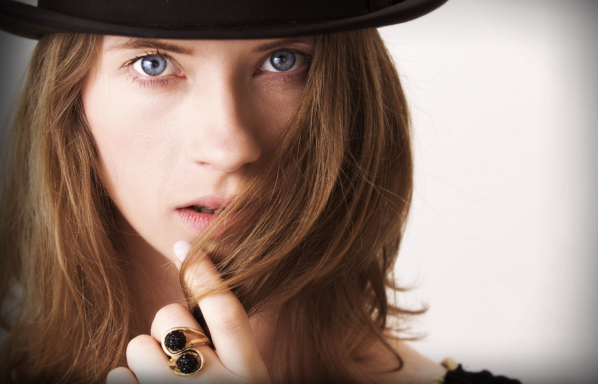 Blue Eyes Brunette Face Hair Hat Portrait Ring 2048x1317