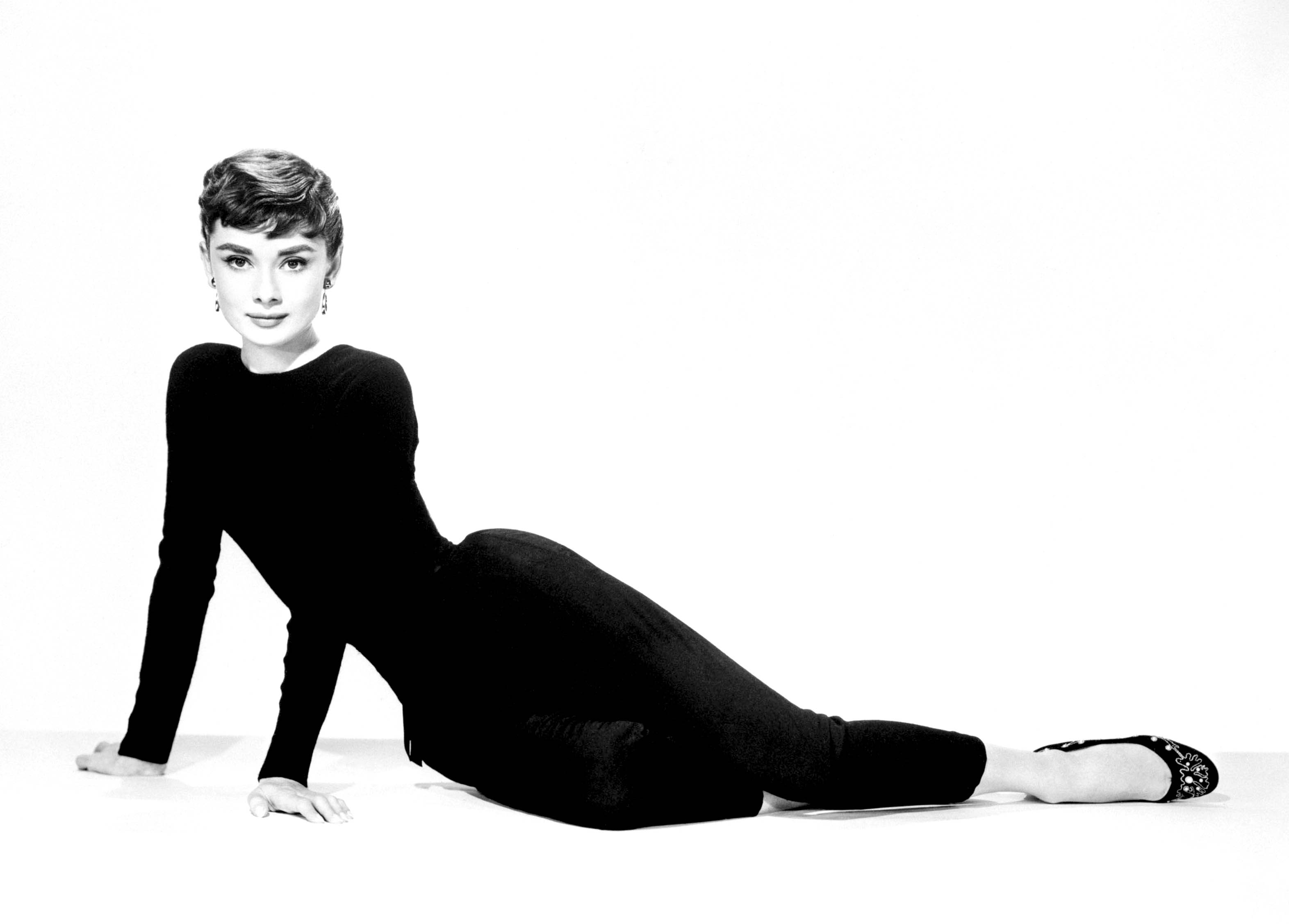 Audrey Hepburn 3144x2254