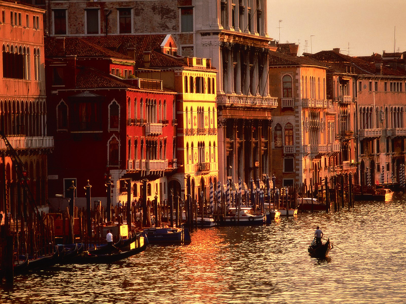 Architecture Boat Canal Gondola Italy Place Scenic Venice 1600x1200