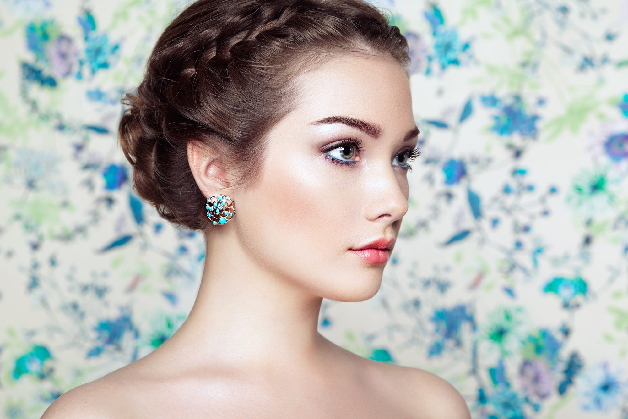 Oleg Gekman Women Brunette Braids Makeup Looking Away Portrait Earring Eyeliner 2000x1333