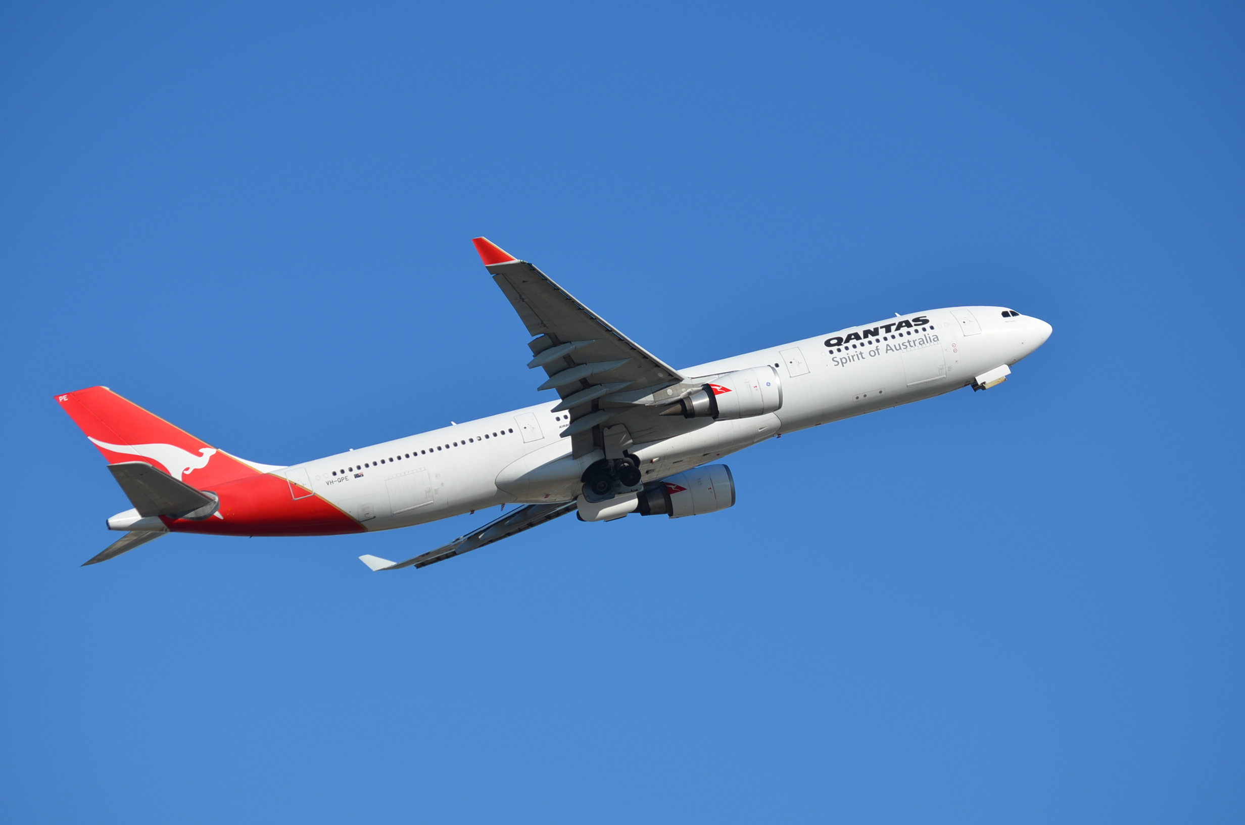 Airbus Airbus A330 Aircraft Airplane Qantas 2464x1632