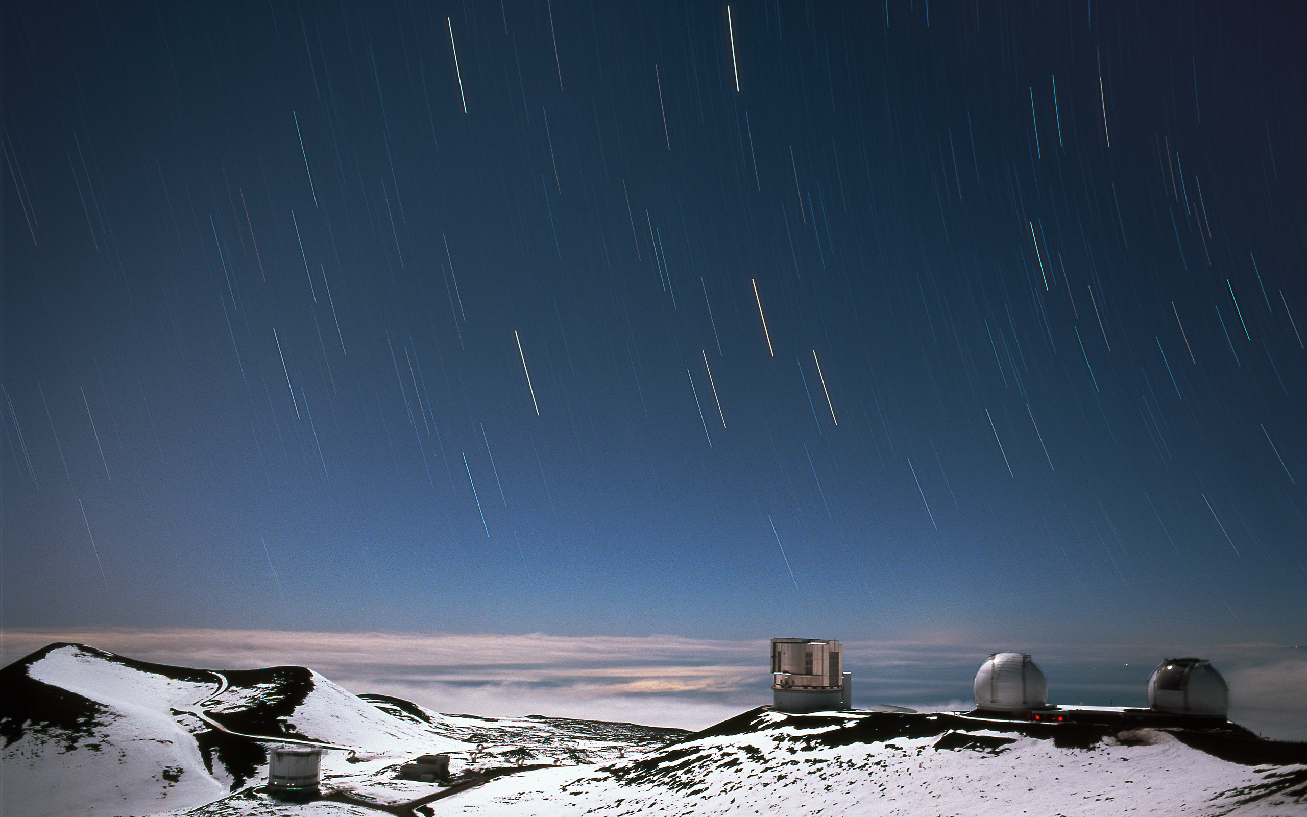 Observatory Star Trail 2560x1600
