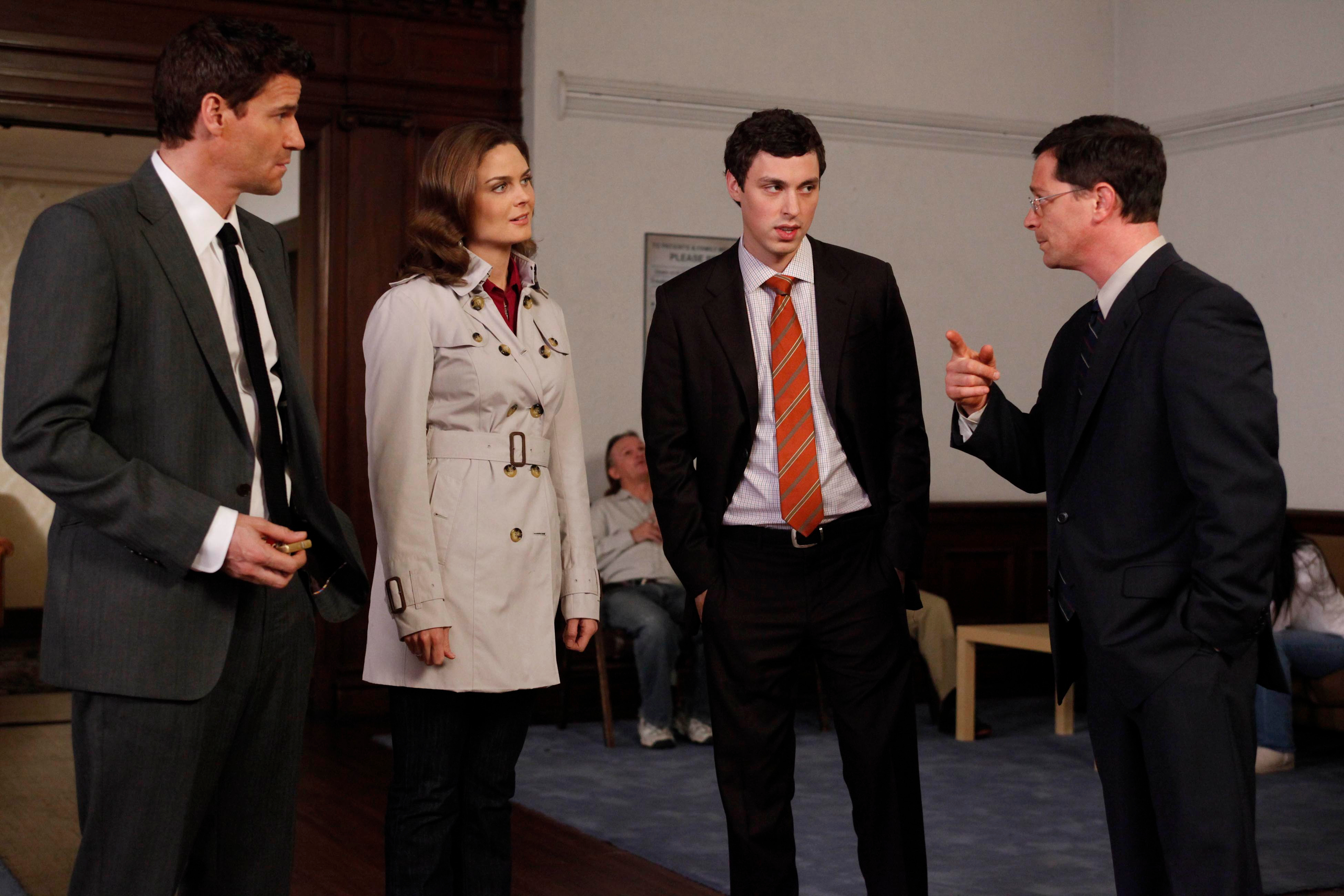 David Boreanaz Emily Deschanel John Francis Daley Lance Sweets Seeley Booth Temperance Brennan 3900x2600