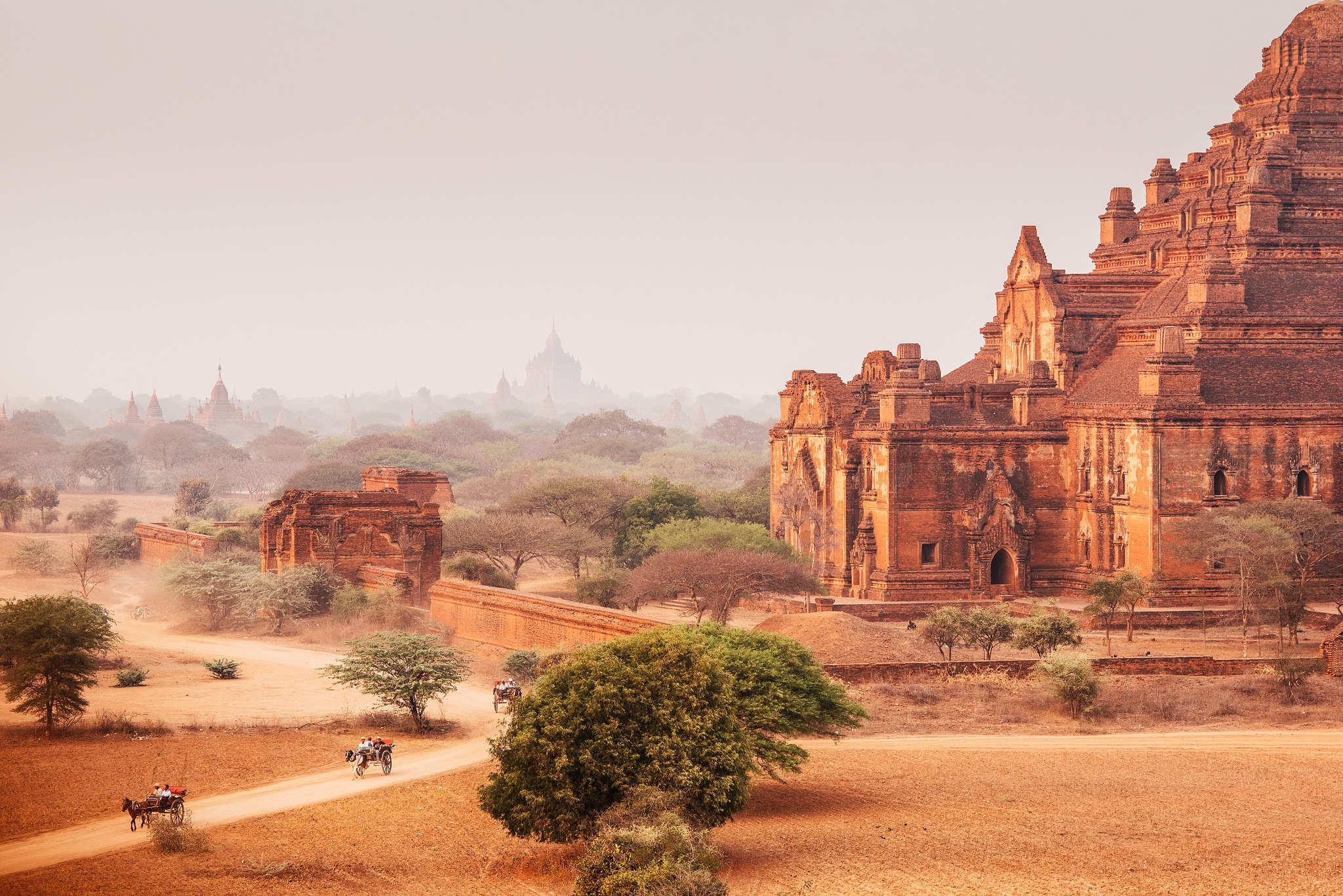 Monument Myanmar Temple 2048x1367