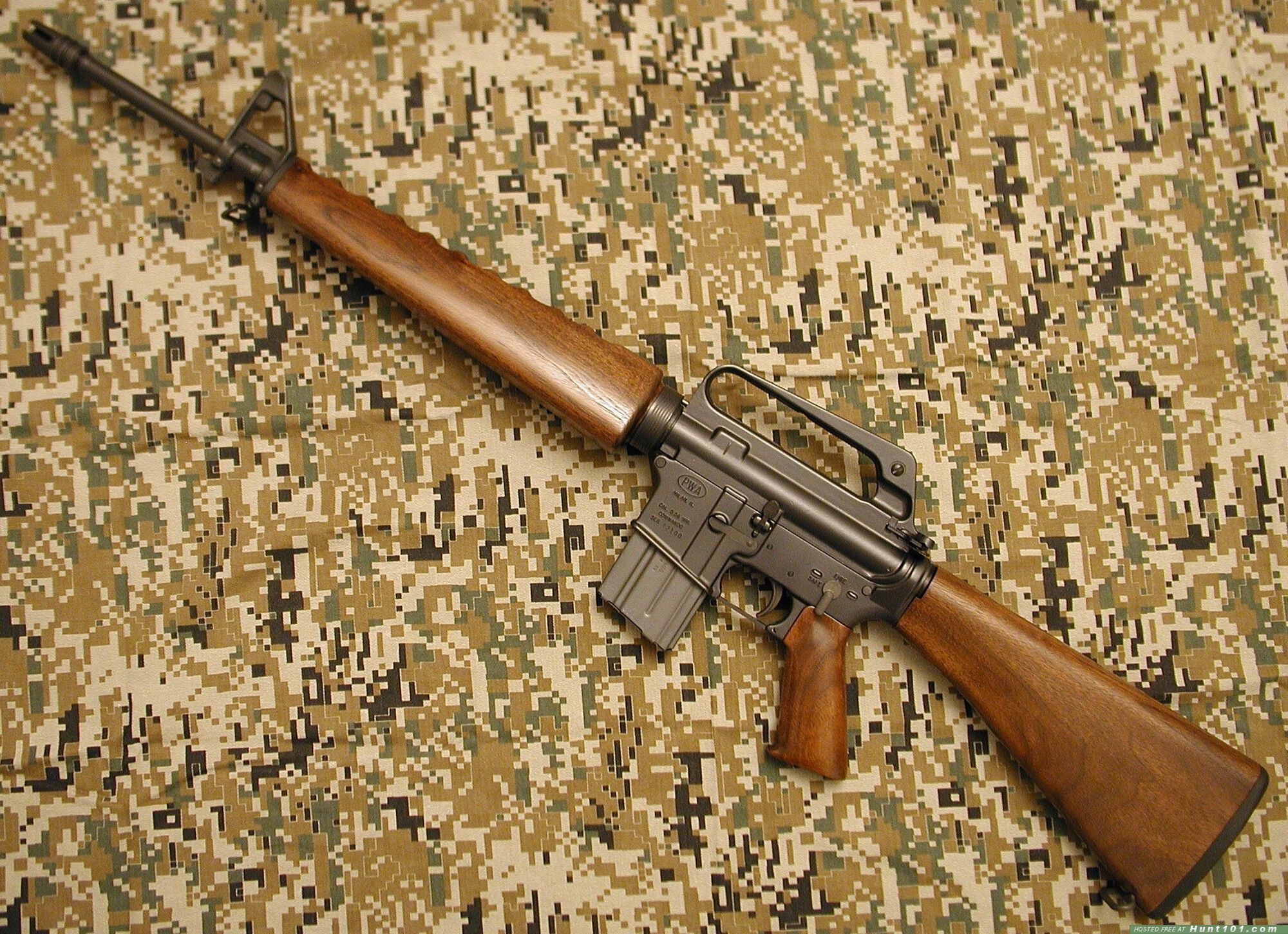 Weapons Colt AR 15 2000x1450