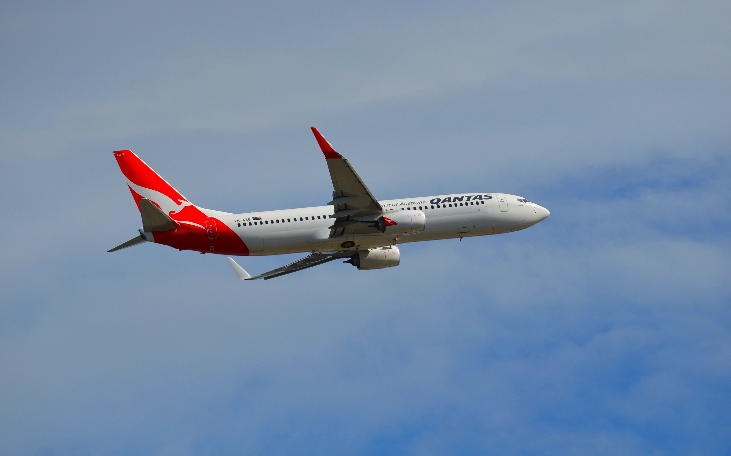 Aircraft Airplane Airport Boeing Qantas Vehicle 2560x1600