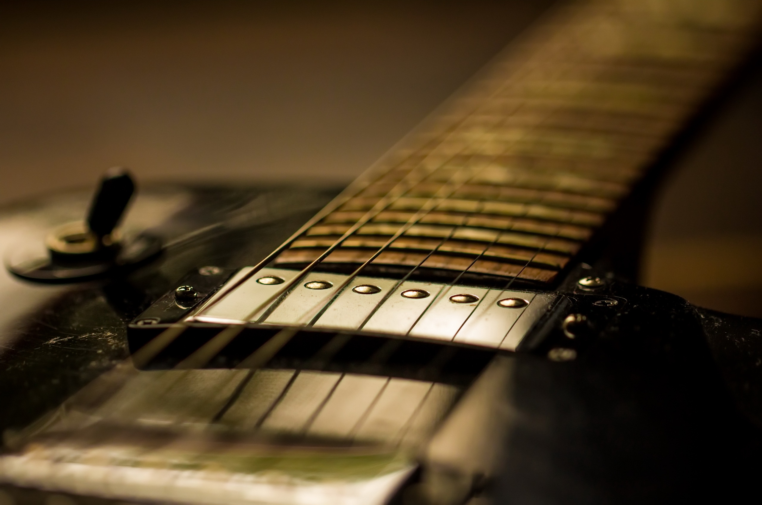 Close Up Guitar Instrument 2560x1696