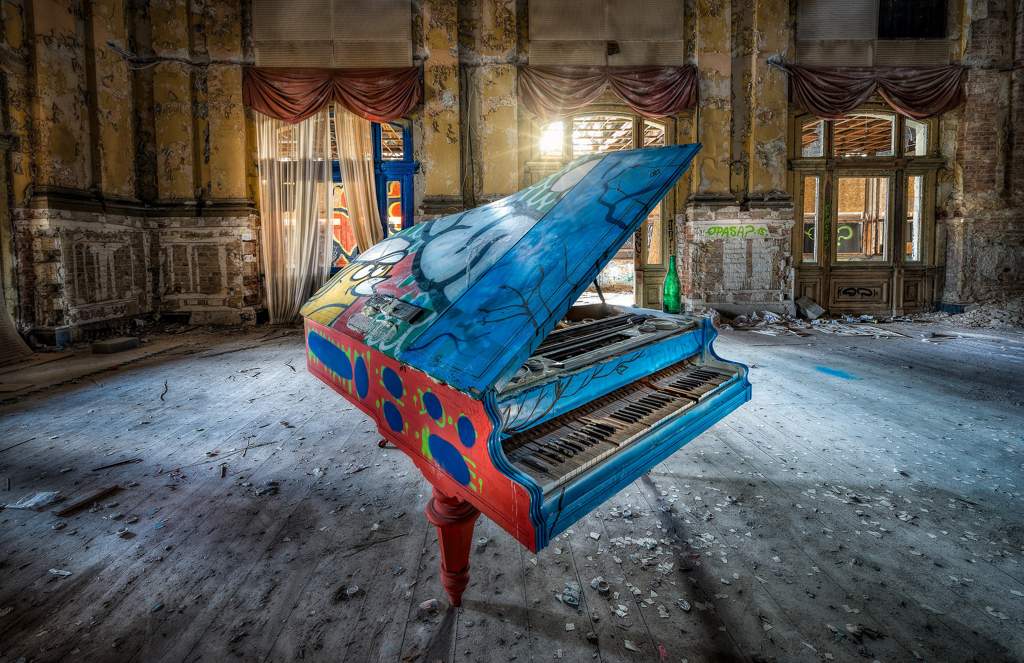 Colors Graffiti Music Piano Room Ruin 2048x1325