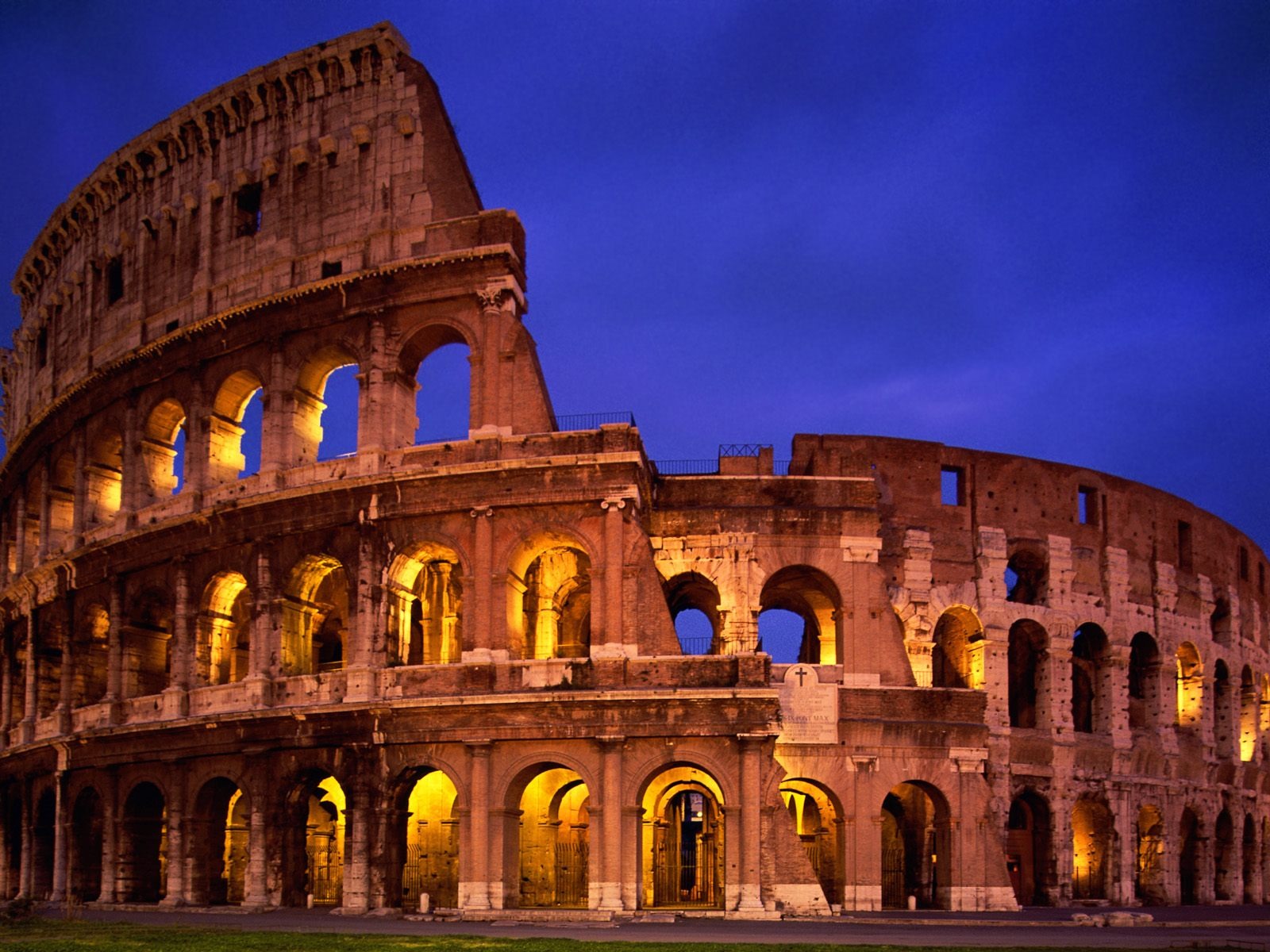 Man Made Colosseum 1600x1200