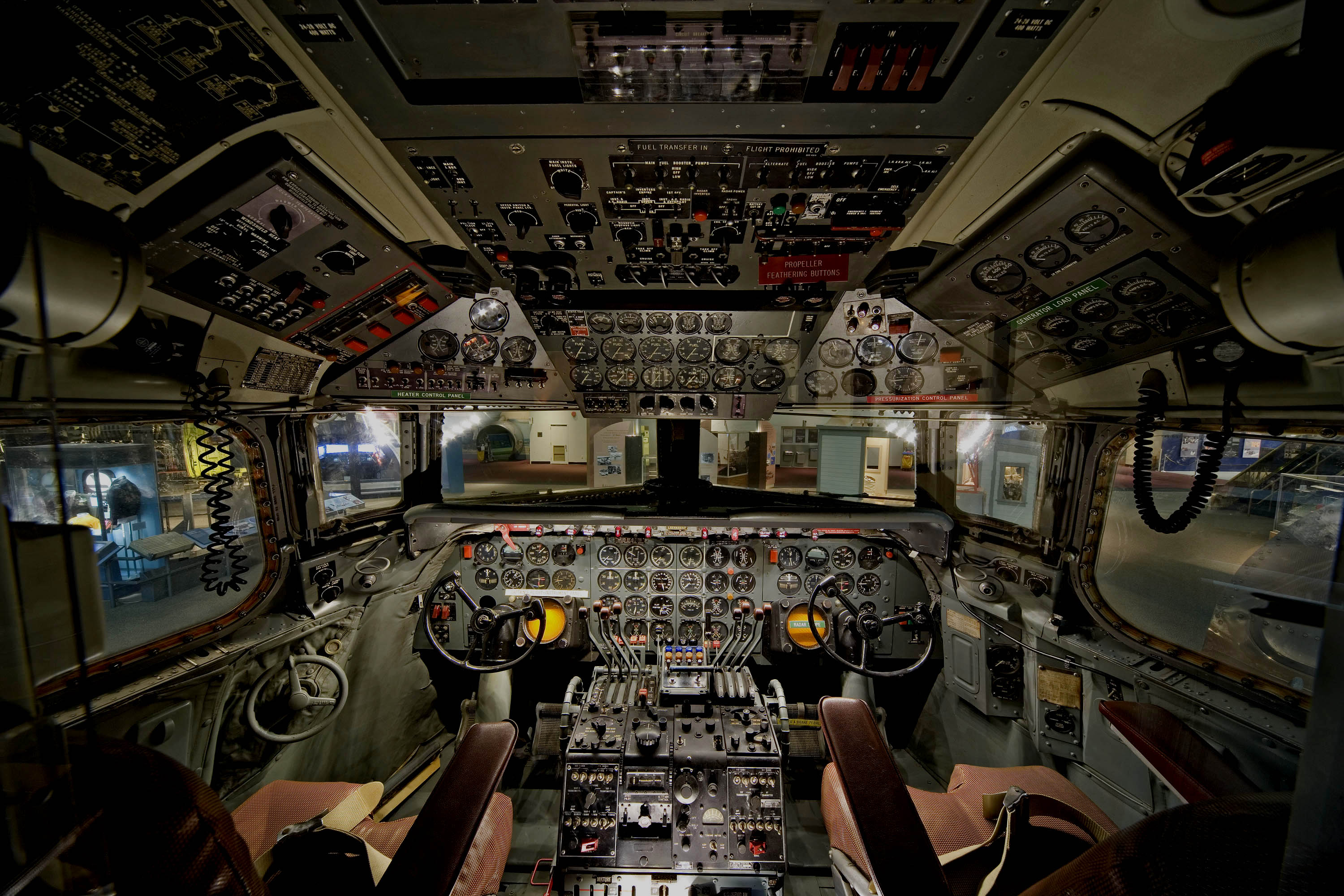 Cockpit 3000x2000