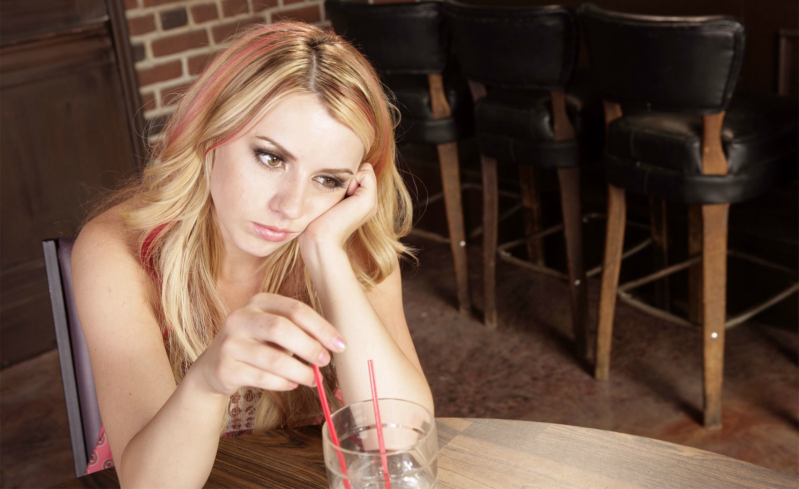 Lexi Belle 1600x980