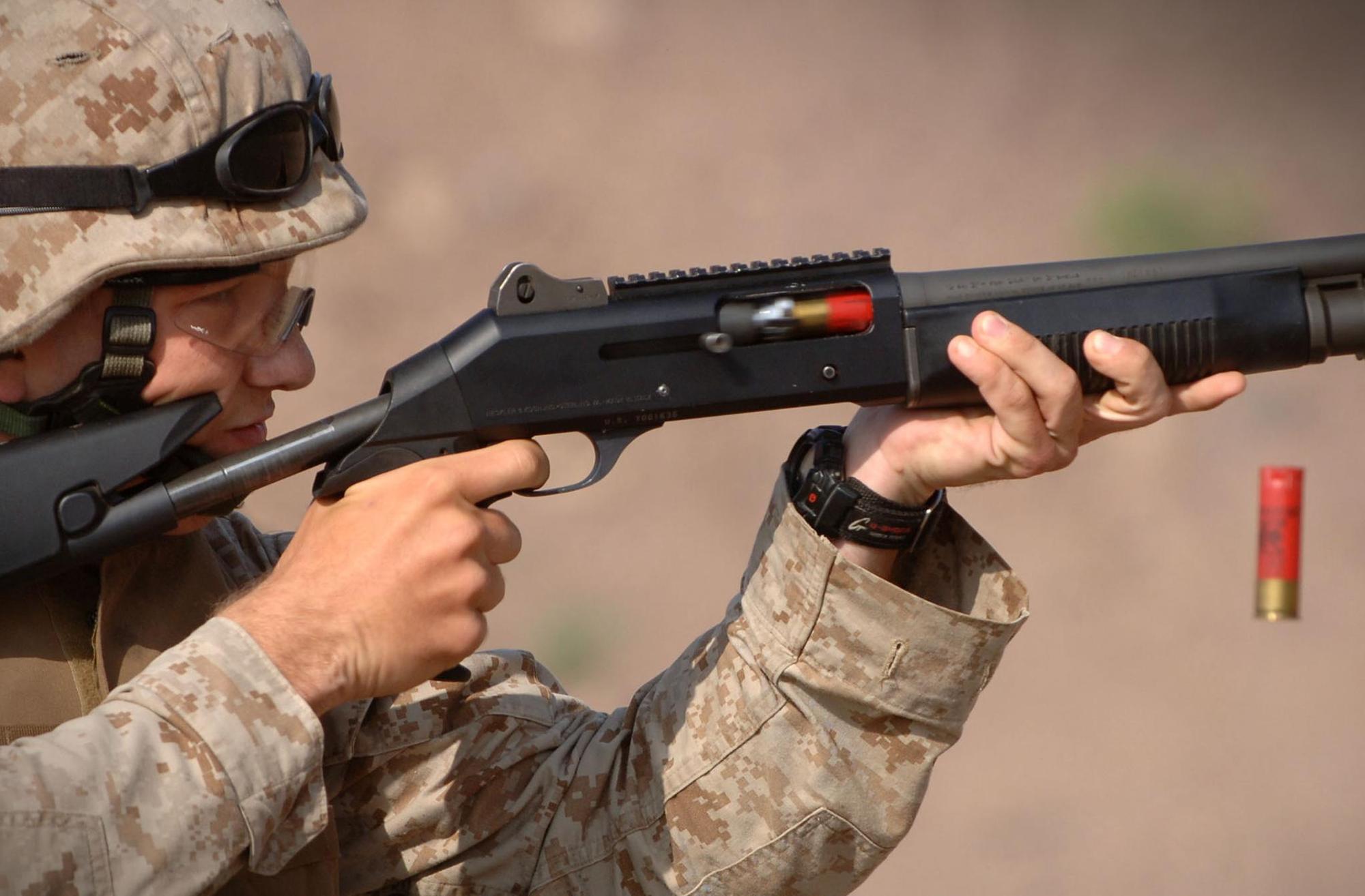 Gun Soldier U S Army Infantry War Weapon 2000x1314
