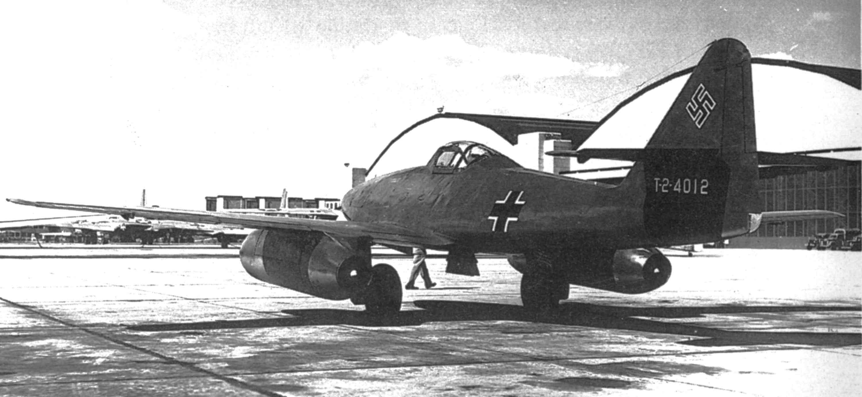 Military Messerschmitt Me 262 3000x1381