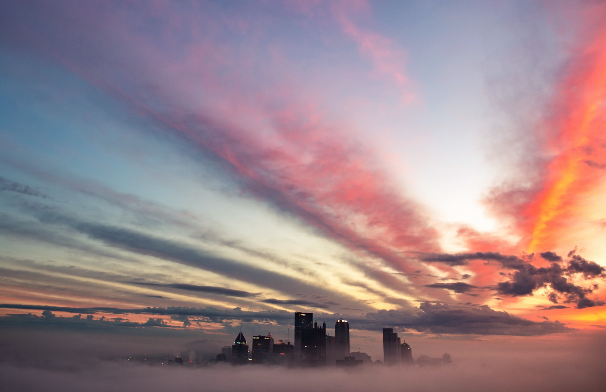Building City Cloud Fog Pittsburgh Skyscraper Usa 2000x1295