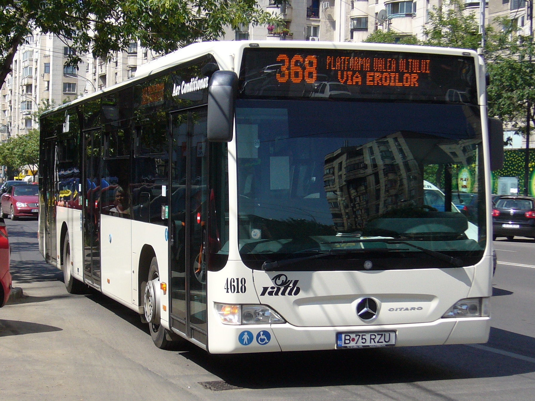 Vehicles Bus 1792x1344