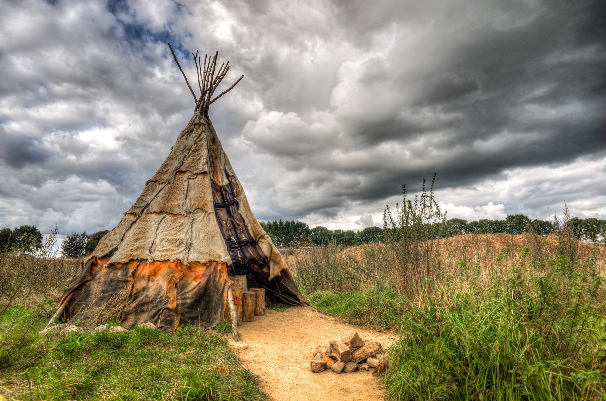 Cloud Hdr Native American Tent Tipi 2102x1394