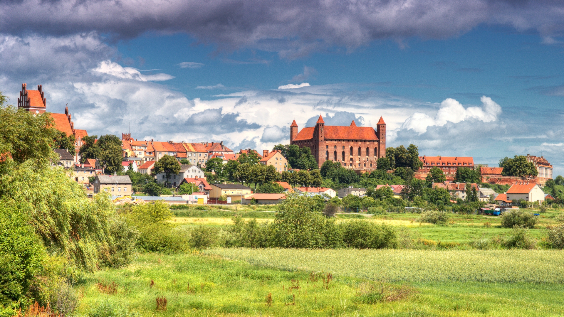 Man Made Gniew Castle 1920x1080