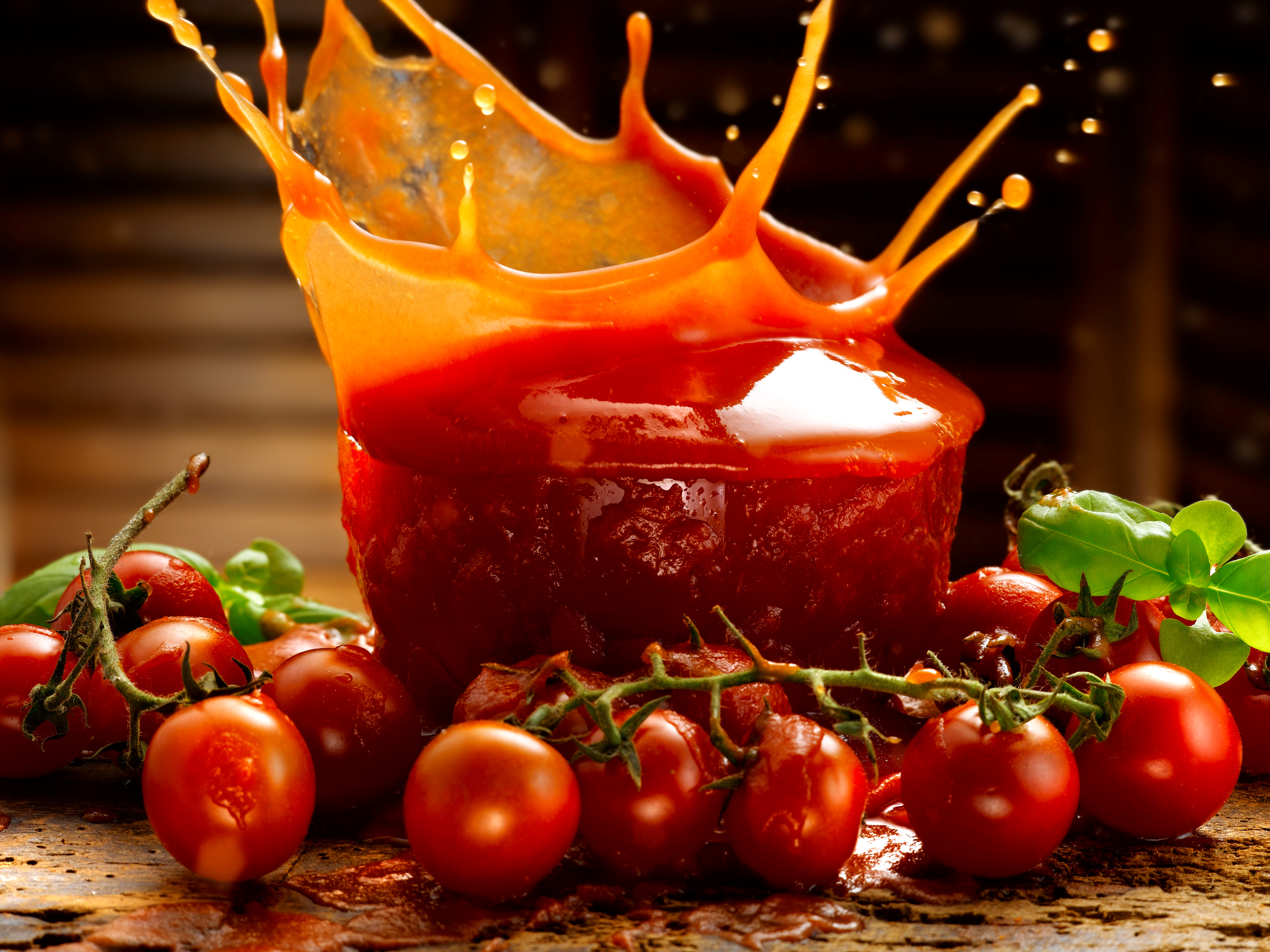 Juice Red Splash Tomato 5344x4008